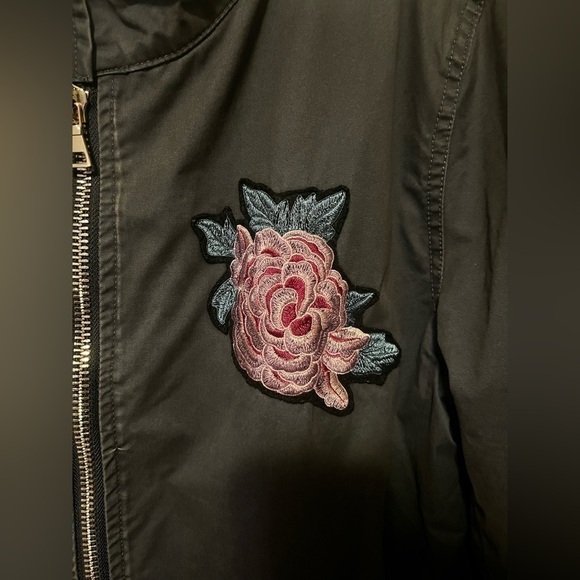Floral Embroidered Navy Jacket - Picture 4 of 6